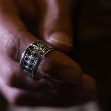 着用画像2: ホピ族 Emmett Navakuku ミルキーウェイ オーバーレイ リング 23.5号