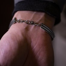 着用画像3: 【RIVER MAIL企画】ナバホ族 Bruce Morgan 3/8” SS 2連チゼル ブレスレット