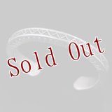 ナバホ族 Lyle Secatero #3スクエア ライトニング/フェザー バングル