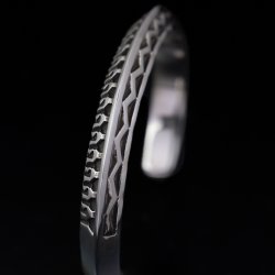 画像3: ナバホ族 Lyle Secatero #2トライアングル フェザー/ライトニング バングル