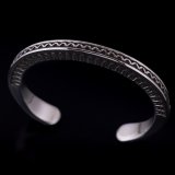 ナバホ族 Lyle Secatero #3スクエア ライトニング/フェザー バングル