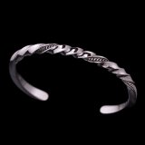 ナバホ族 Lyle Secatero #6スクエア ツイスト ウォーター バングル