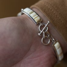 着用画像2: ナバホ族 Veronica Benally アイボリー インレイ ブレスレット