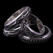 着用画像1: ナバホ族 Lyle Secatero #4ハーフラウンド ライトニング リング 17号