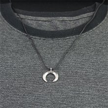 着用画像3: ナバホ族 Darryl Dean Begay ナジャ ペンダント