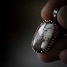 着用画像1: 【RM Jewelry】ワイルドホース シルバー ハンドメイド ペンダント