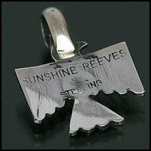 着用画像2: ナバホ族 Sunshine Reeves サンダーバード ペンダント