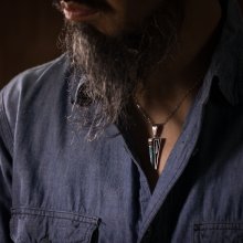 着用画像2: ナバホ族 Albert Nells TQ マルチカラー インレイ ペンダント