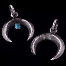 着用画像1: 【RM Jewelry】ナジャ ターコイズ シルバー ペンダント