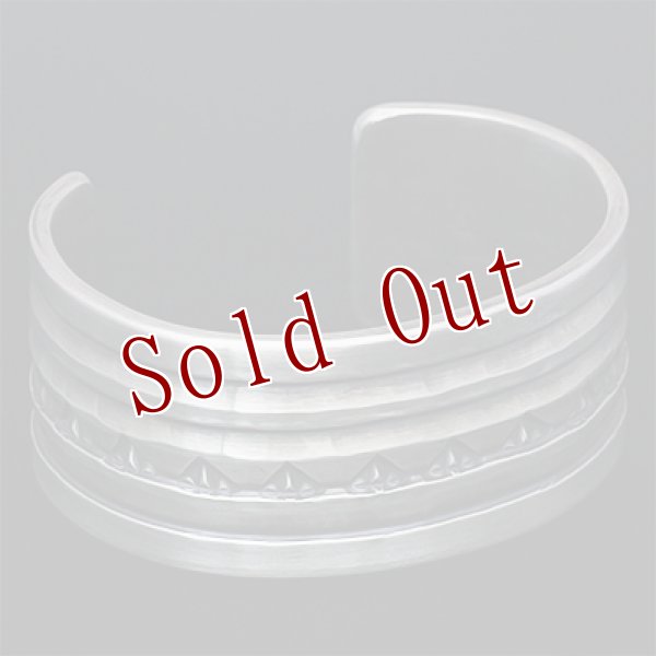 画像3: ブラックフット族 James Faks 1” チェイシング スタンプ バングル (3)