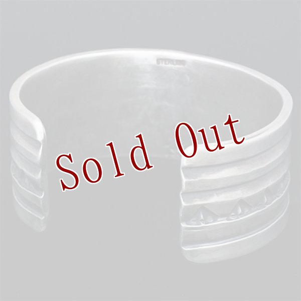 画像5: ブラックフット族 James Faks 1” チェイシング スタンプ バングル (5)