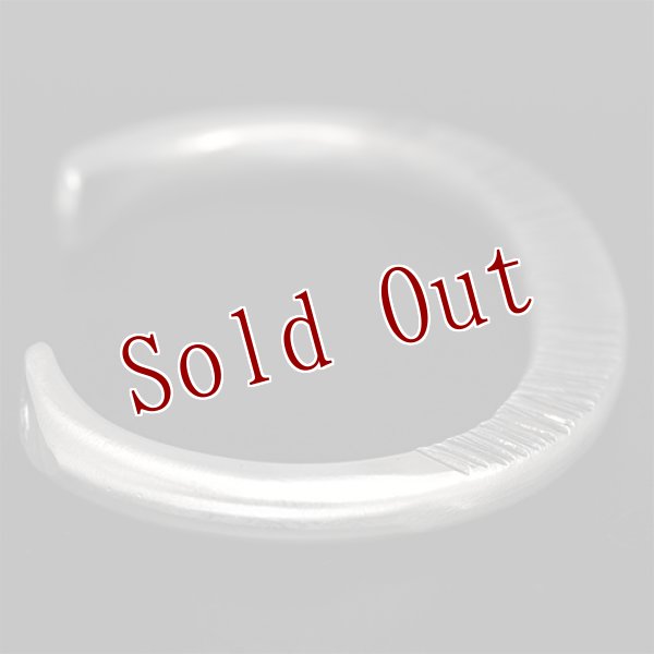 画像6: ブラックフット族 James Faks ラウンドワイヤー チェイシング バングル (6)