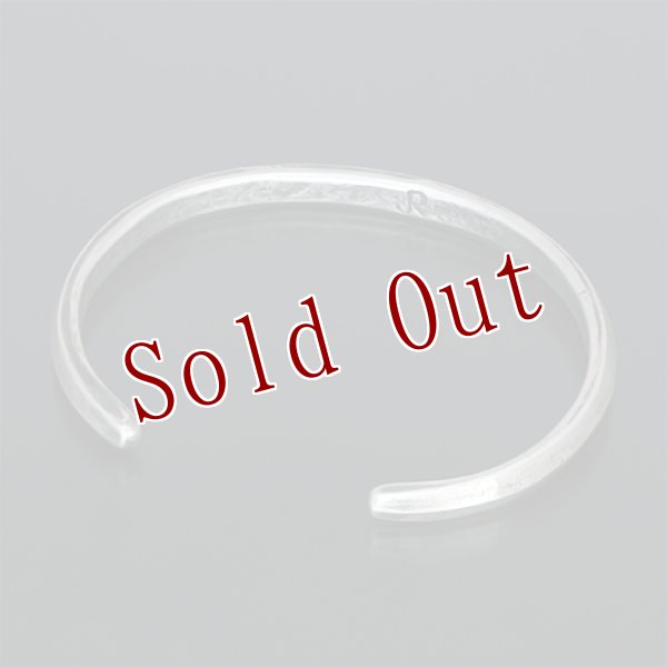 画像4: クリーク族 Jesse Robbins トライアングル コインシルバー スタンプ ナロー バングル (4)