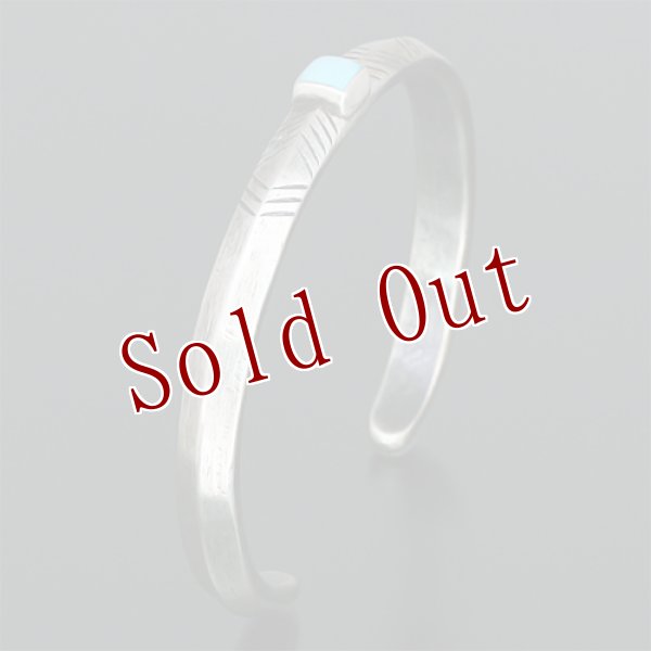 画像2: クリーク族 Jesse Robbins  シャイアン コインシルバー トライアングル スタンプ ナロー バングル (2)