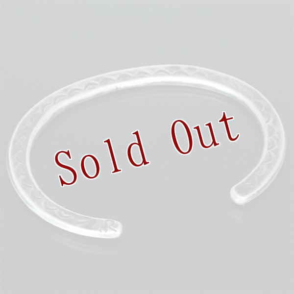 画像4: クリーク族 Jesse Robbins コインシルバー トライアングル スタンプ ナロー バングル (4)