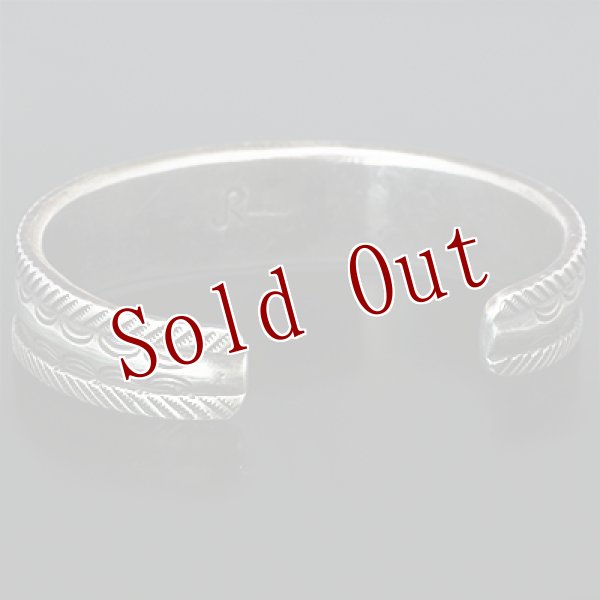 画像7: クリーク族 Jesse Robbins 5/8" コインシルバー スタンプ テーパー バングル (7)