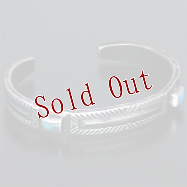 画像2: クリーク族 Jesse Robbins 2 シャイアン コインシルバー フラットトップ スタンプ バングル (2)