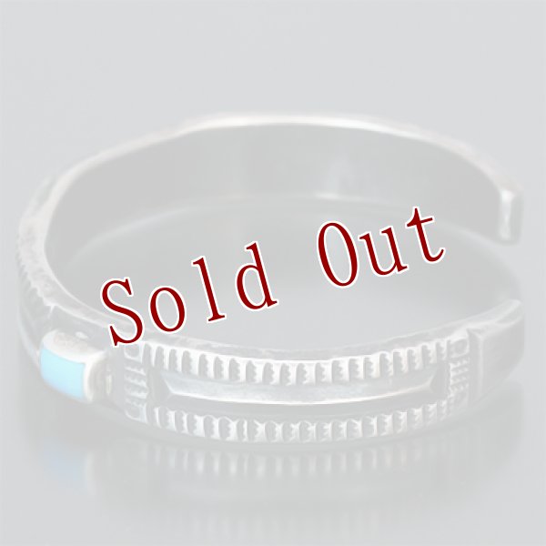 画像4: クリーク族 Jesse Robbins 2 シャイアン コインシルバー フラットトップ スタンプ バングル (4)