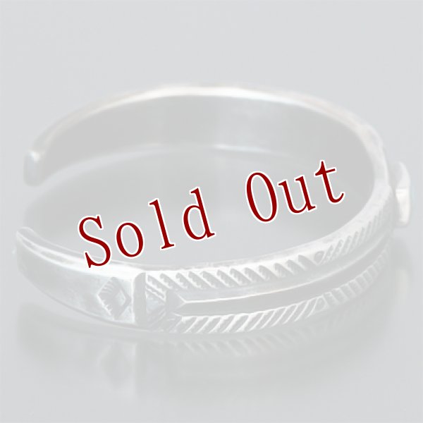 画像4: クリーク族 Jesse Robbins シャイアン コインシルバー フラットトップ スタンプ バングル (4)