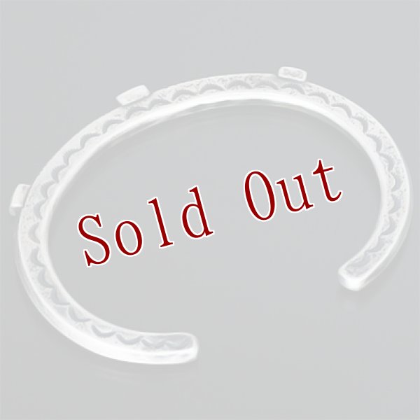 画像7: クリーク族 Jesse Robbins シャイアン コインシルバー トライアングル ヘビーゲージ スタンプ バングル  (7)