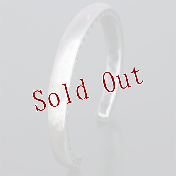 画像2: クリーク族 Jesse Robbins コインシルバー ヘビーゲージ サイドスタンプ バングル (2)