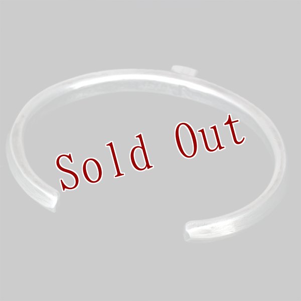 画像4: クリーク族 Jesse Robbins  シャイアン コインシルバー トライアングル スタンプ ナロー バングル (4)