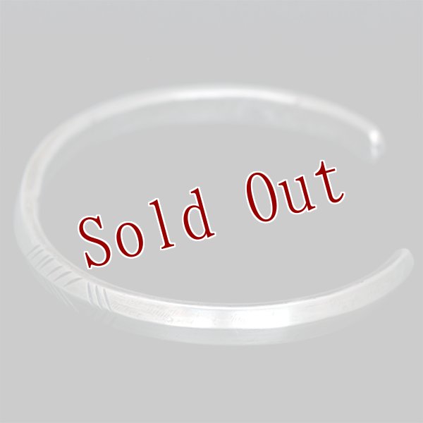 画像5: クリーク族 Jesse Robbins トライアングル コインシルバー スタンプ ナロー バングル (5)