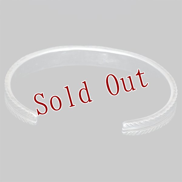 画像4: クリーク族 Jesse Robbins コインシルバー チゼルワーク テーパー バングル (4)