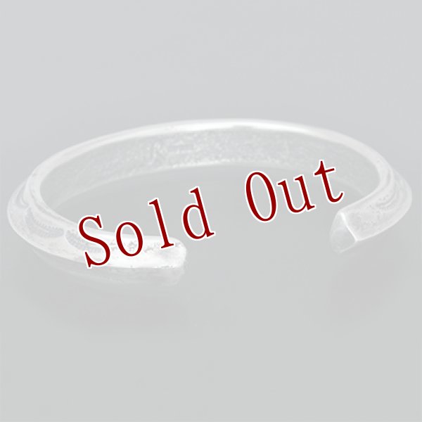 画像6: クリーク族 Jesse Robbins 3/8" トライアングル コインシルバー スタンプ バングル (6)