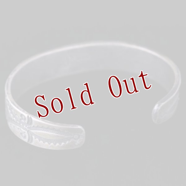 画像5: クリーク族 Jesse Robbins 1/2" コインシルバー スタンプ バングル "6" (5)