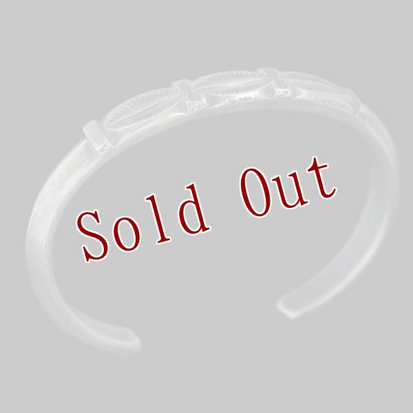 画像2: クリーク族 Jesse Robbins コインシルバー スタンプ トライアングル バングル (2)