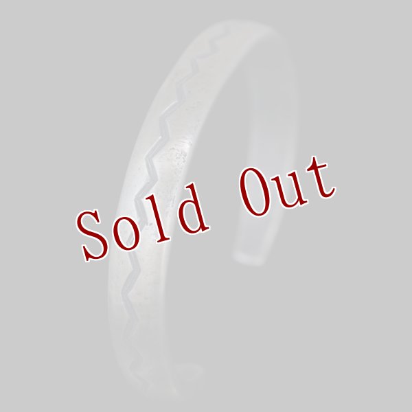 画像3: クリーク族 Jesse Robbins ハーフラウンド コインシルバー スタンプ バングル "5 3/8" (3)