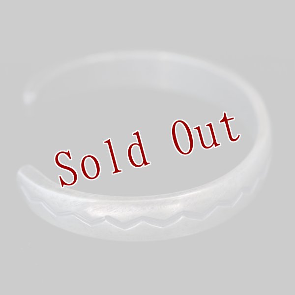 画像6: クリーク族 Jesse Robbins ハーフラウンド コインシルバー スタンプ バングル "5 3/8" (6)