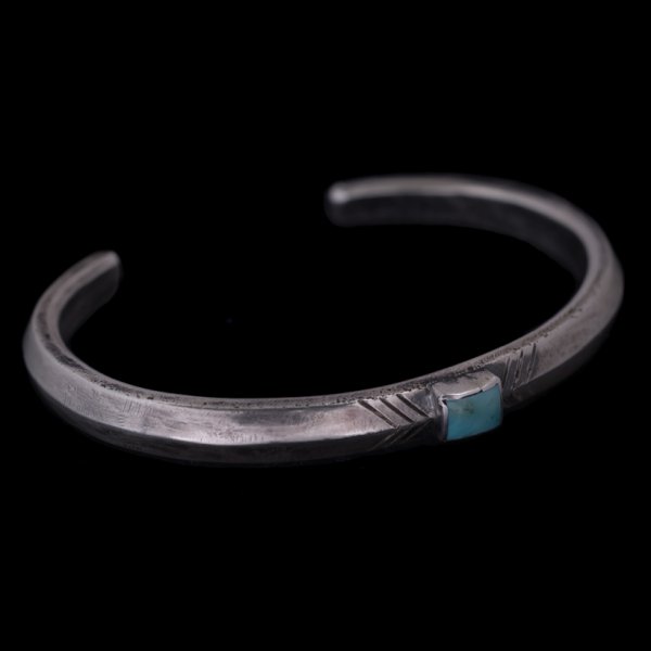 画像4: クリーク族 Jesse Robbins Fox トライアングル コインシルバー アロー バングル "5 1/2" (4)