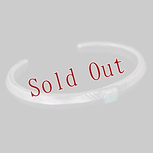 画像4: クリーク族 Jesse Robbins Fox トライアングル コインシルバー アロー バングル "5 1/2" (4)