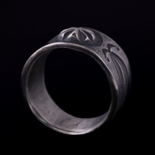 画像4: クリーク族 Jesse Robbins コインシルバー エンボスリング 23.5号 (4)