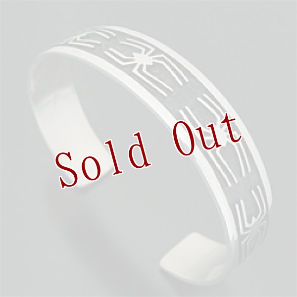 画像1: ホピ族 Raymond Kyasyousie  スパイダー オーバレイ バングル (1)