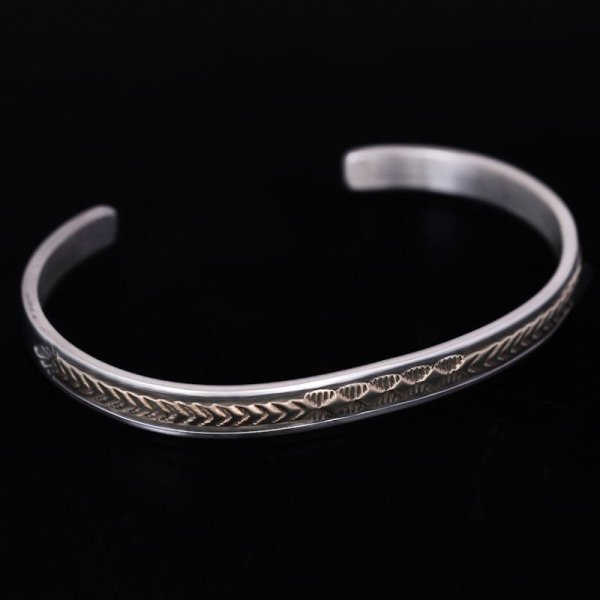 画像4: 【再入荷】ナバホ族 Bruce Morgan 1/4” 14K 4ダイヤ+アロー バングル 【RIVER MAIL企画】 (4)