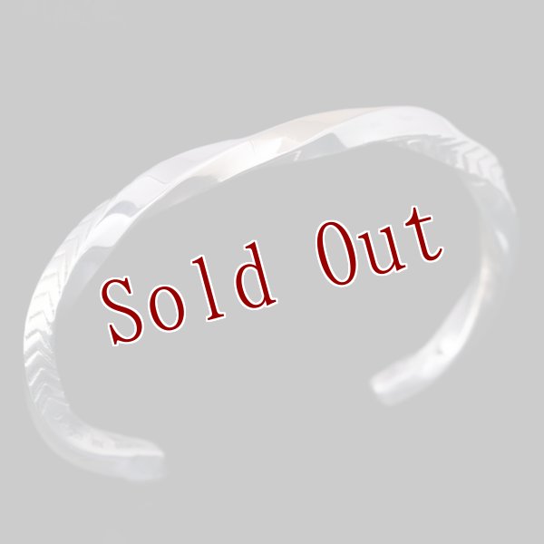 画像3: 【再入荷】ナバホ族 Bruce Morgan #6SQ 14K/SS ツイスト ダイヤ+アロー バングル 【RIVER MAIL企画】 (3)