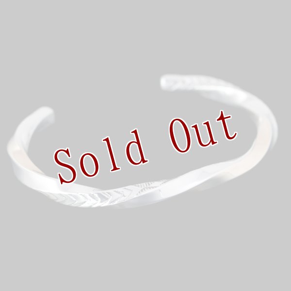 画像4: 【再入荷】ナバホ族 Bruce Morgan #6SQ 14K/SS ツイスト ダイヤ+アロー バングル 【RIVER MAIL企画】 (4)