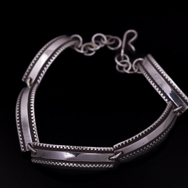 画像1: 【RIVER MAIL企画】ナバホ族 Bruce Morgan 1/4” SS チゼル ブレスレット (1)