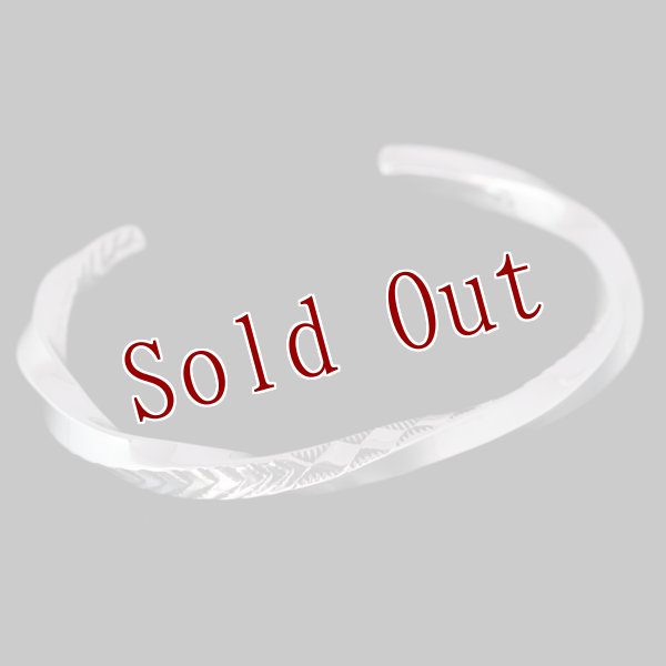 画像4: ナバホ族 Bruce Morgan #6SQ SS ツイスト ダイヤ+アロー バングル【RIVER MAIL企画】 (4)