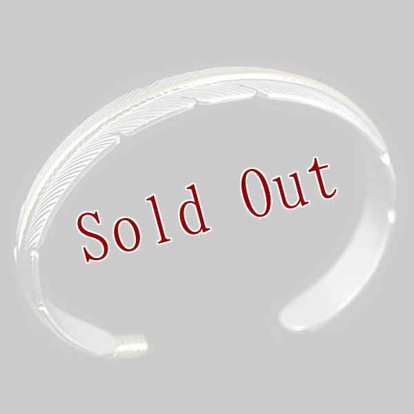 画像2: 【再入荷】ナバホ族 Harvey Mace 3/8” 12KGF イーグルフェザー バングル (2)