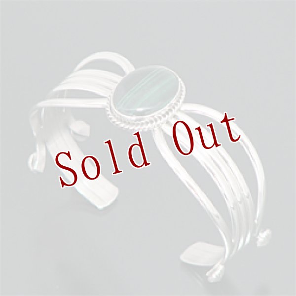 画像1: ナバホ族 マラカイト コンチョ バングル (1)