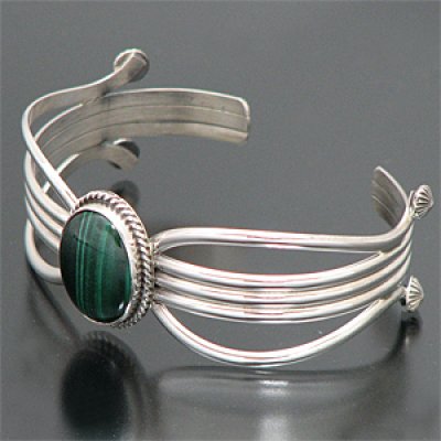 画像1: ナバホ族 マラカイト コンチョ バングル