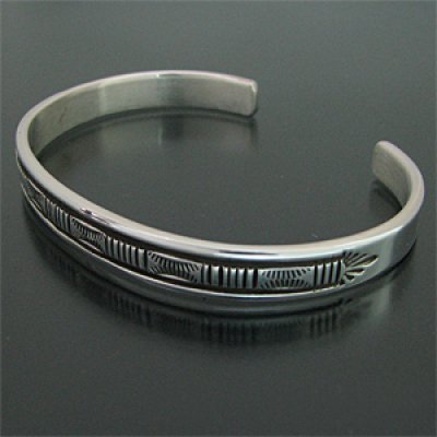 画像1: ナバホ族 Bruce Morgan スタンプワーク シルバー バングル