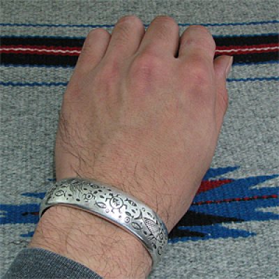 画像3: ナバホ族 Norbert Peshlakai オーシャン スタンプワーク バングル