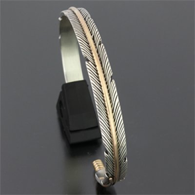 画像1: ナバホ族 Harvey Mace イーグルフェザー 12KGF 1/4 バングル