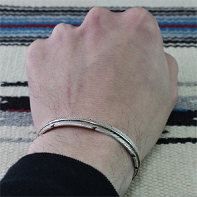 画像3: ナバホ族 Harvey Mace イーグルフェザー 12KGF 1/4 バングル