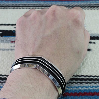 画像3: ナバホ族 Tom Hawk V字型 2ライン バングル